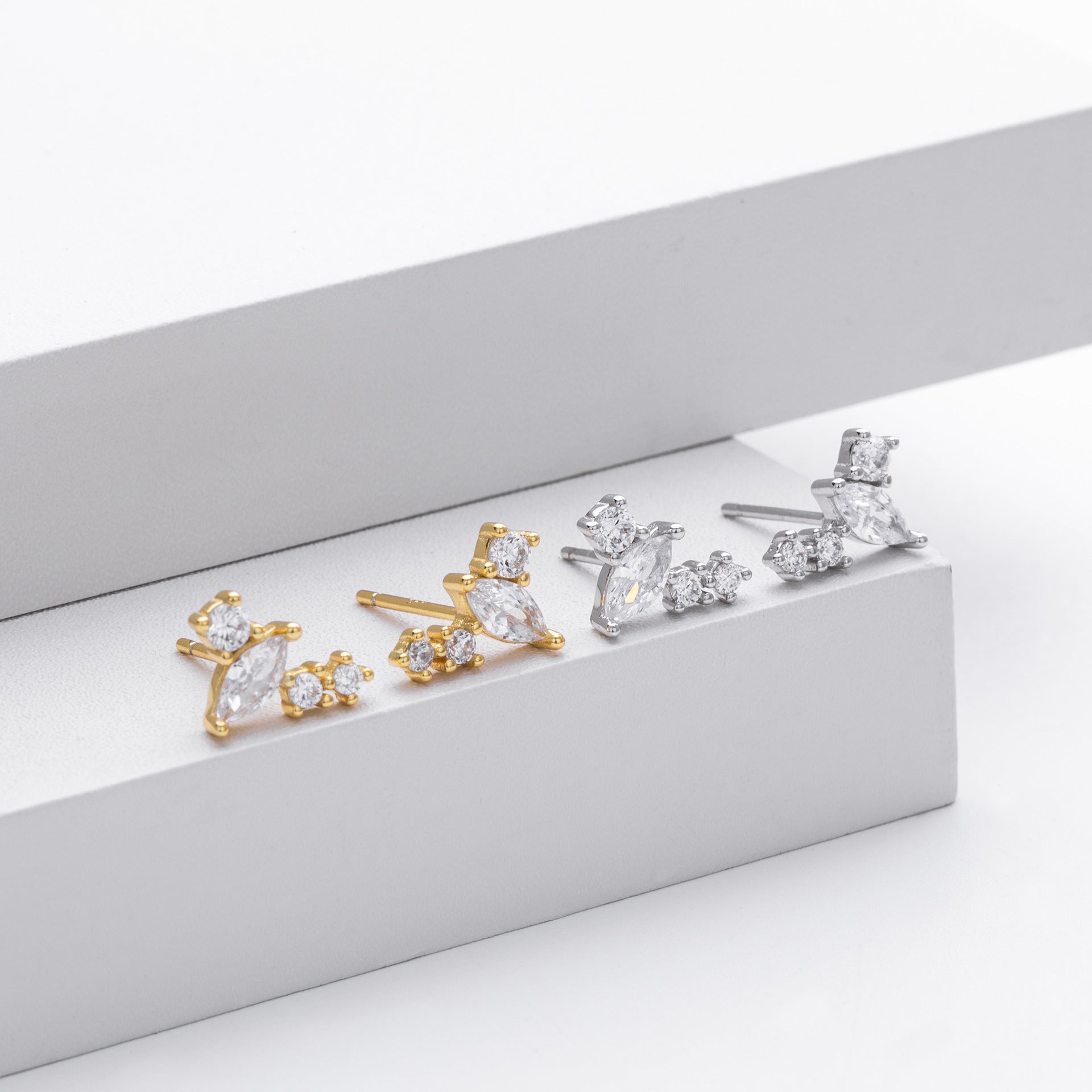 Damen Ohrstecker mit funkelnden Zirkonsteinen und hochwertiger 925 Sterlingsilberfassung Shop Nory