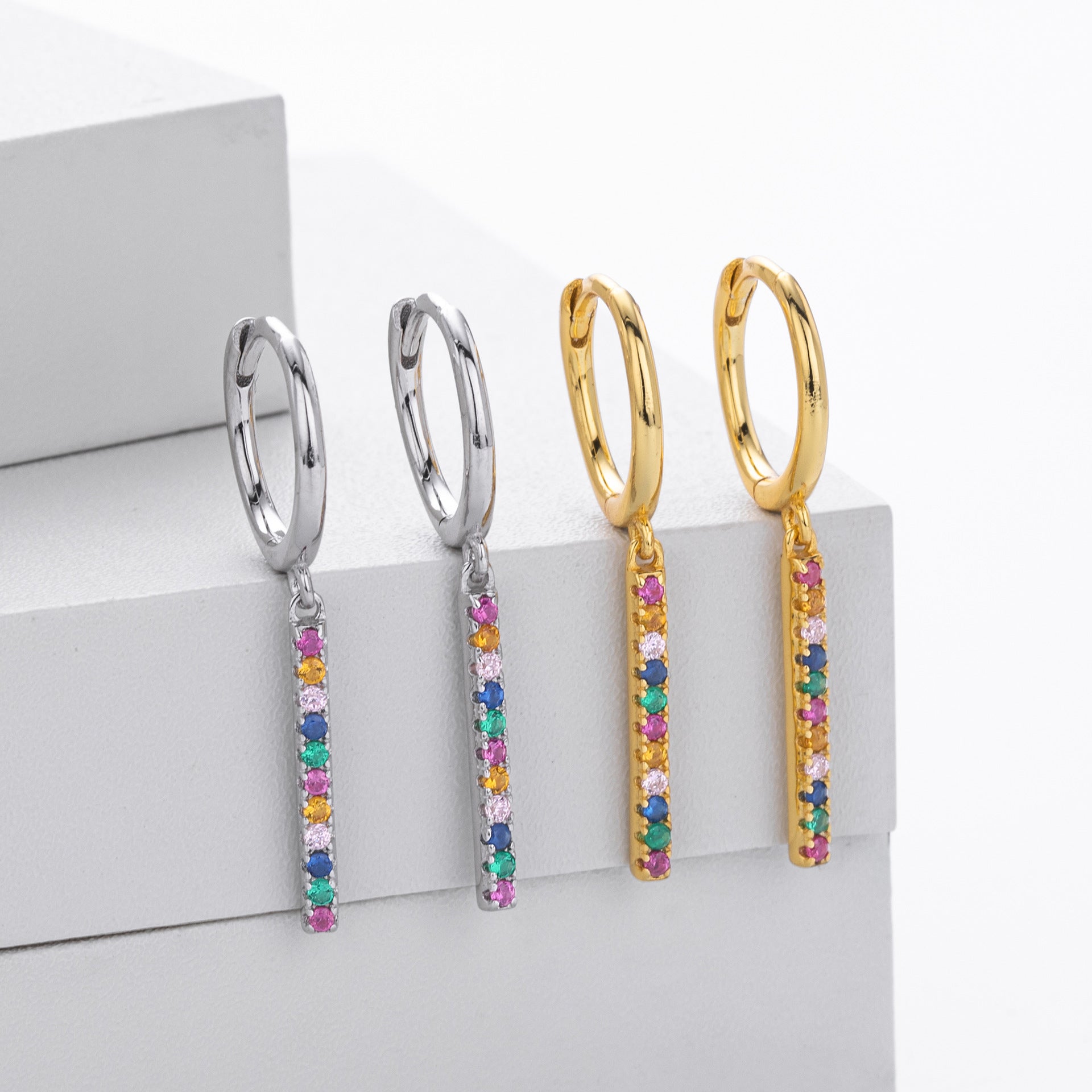 Damen Ohrhänger mit bunten Zirkonia und modernem Design Shop Nory