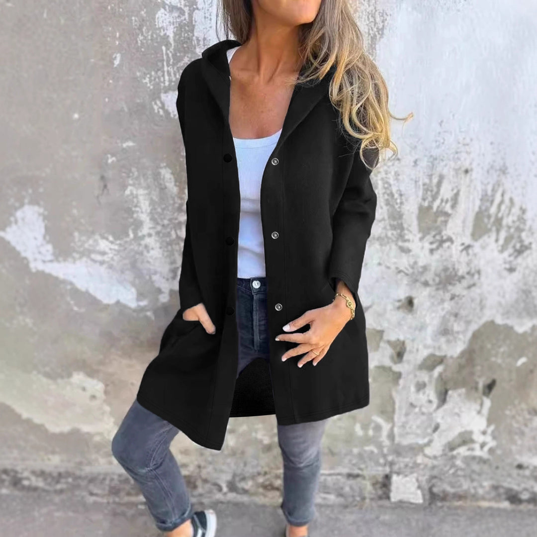 Damen Langer Kapuzenmantel aus weichem Sweat mit Druckknopfverschluss und seitlichen Eingrifftaschen Shop Nory