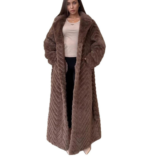 Damen Maxi-Kunstfellmantel mit Kapuze und Chevron-Steppung Shop Nory