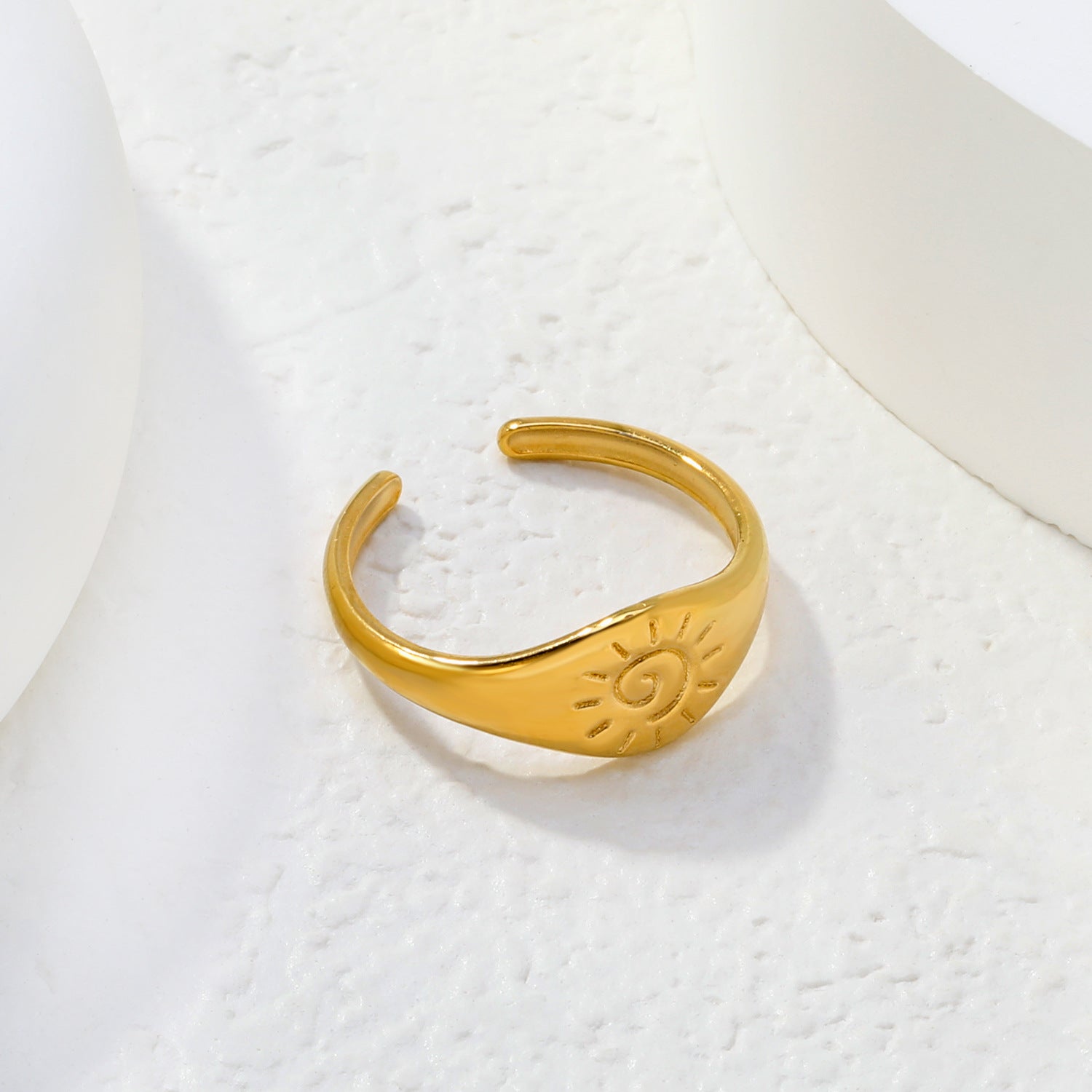 Damen offener Ring mit kunstvollem Sonnenmotiv und geschwungenem Design Shop Nory