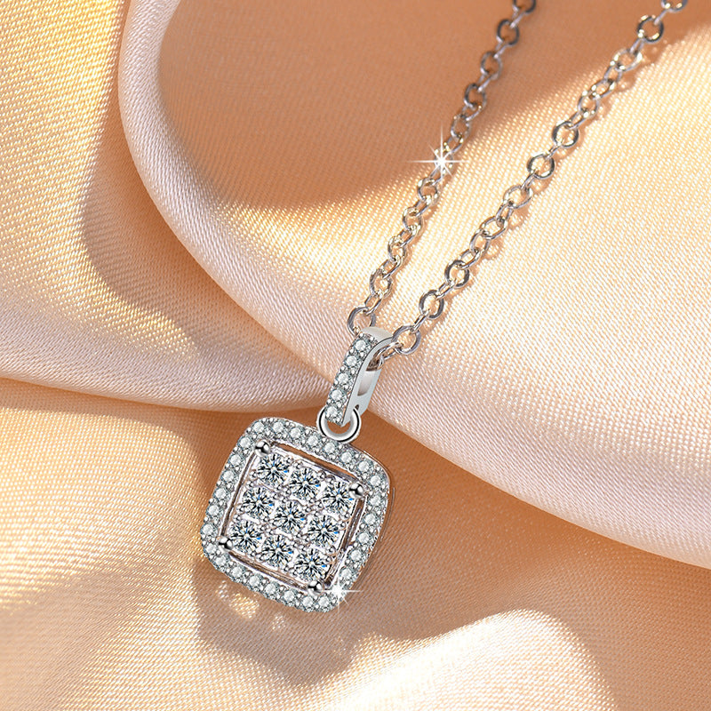 Damen Halskette mit quadratischem Zirkonia-Anhänger und feiner Gliederkette Shop Nory