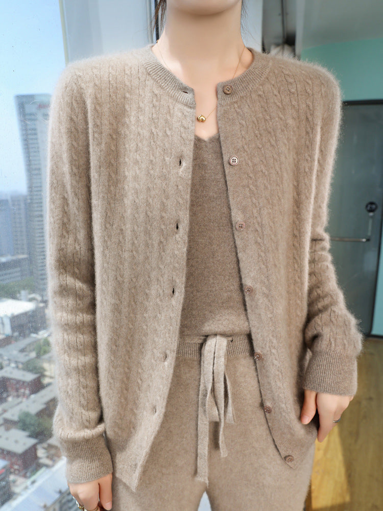 Damen Kurzgeschnitteter Feinstrick-Cardigan mit dezenter Struktur und Rundhalsausschnitt Shop Nory