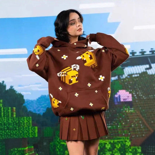 Unisex nan Kapuzenpullover mit eingestricktem Pixel-Bienenmotiv und aufgesetzter Kängurutasche