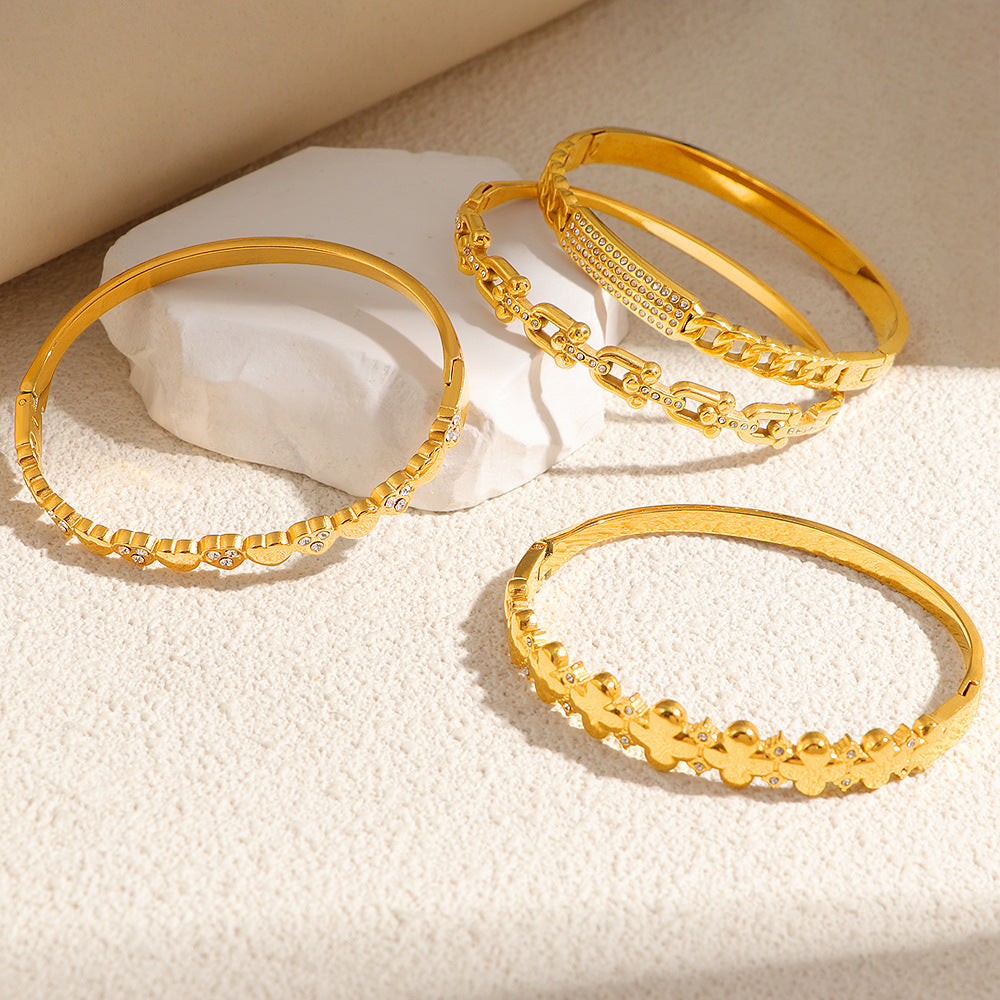 Damen Armreif mit funkelnden Zirkonia und strukturiertem Design Shop Nory