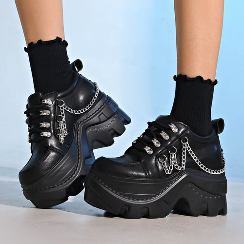 Damen Plateau-Chunky-Sneaker mit Metallketten und ausgeprägter Profilsohle Shop Nory