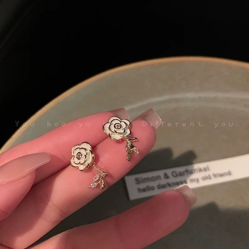 Damen Ohrstecker mit floralen Rosendesign Shop Nory