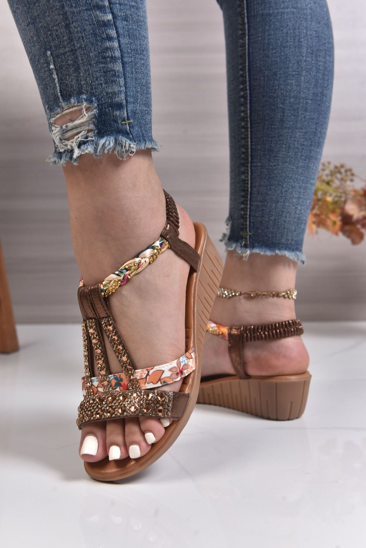 Damen Elegante Sandalen mit modischen Glitzer- und Blumenapplikationen