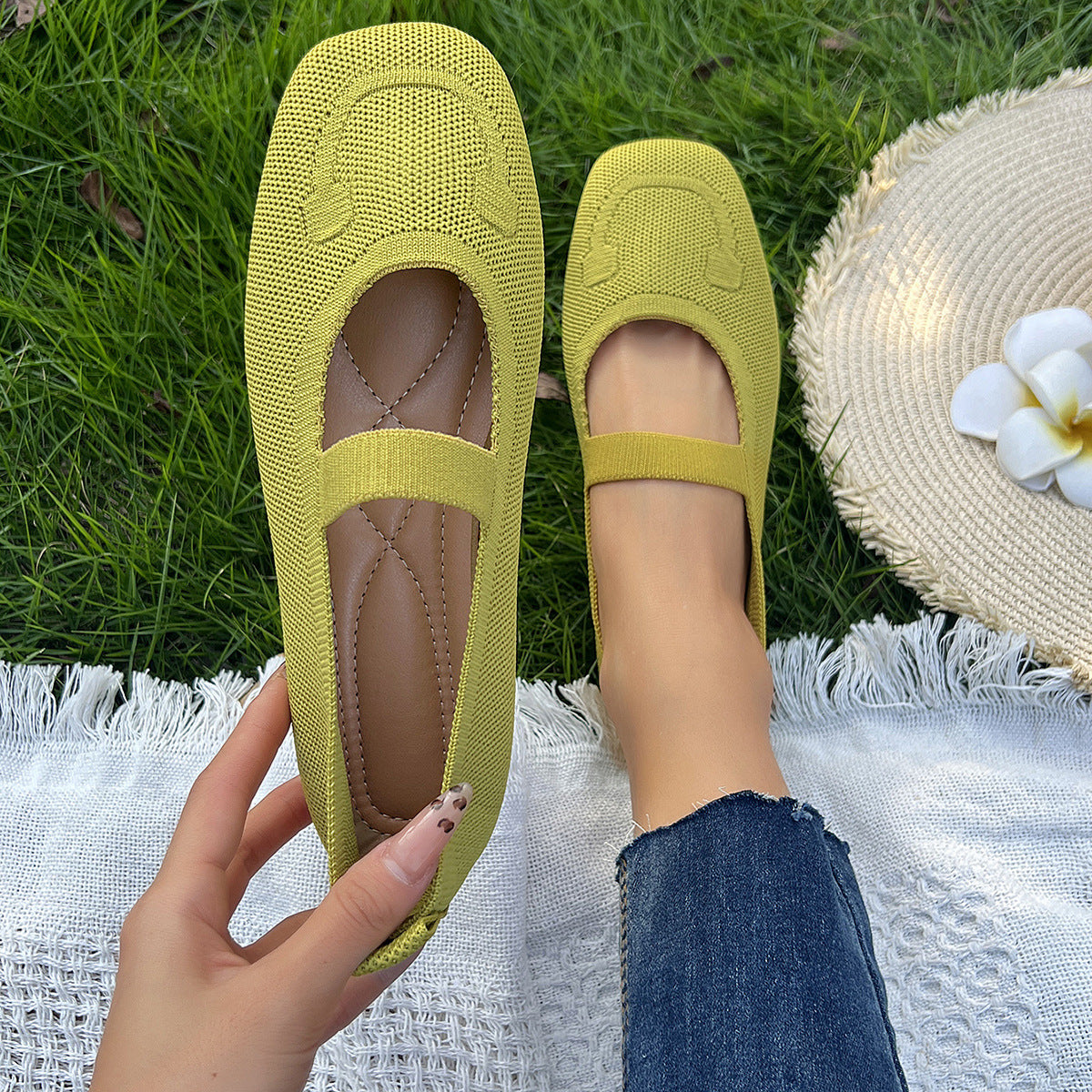 Damen atmungsaktive Ballerinas mit flexiblem Gummi-Obermaterial und verstellbarem Riemen