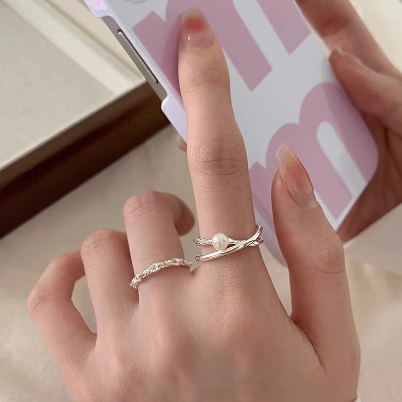 Damen eleganter Ring mit hochwertiger Zirkonia-Fassung und filigranem Kettendesign Shop Nory