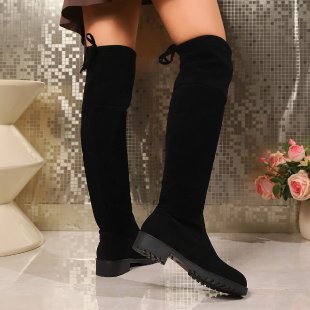 Damen Overknee‑Stiefel aus Veloursoptik mit niedrigem Blockabsatz und profilierter Gummisohle Shop Nory