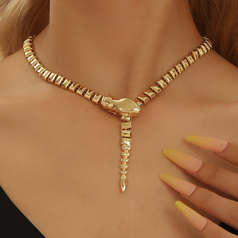 Damen Halskette mit modischem Schlangendesign Shop Nory