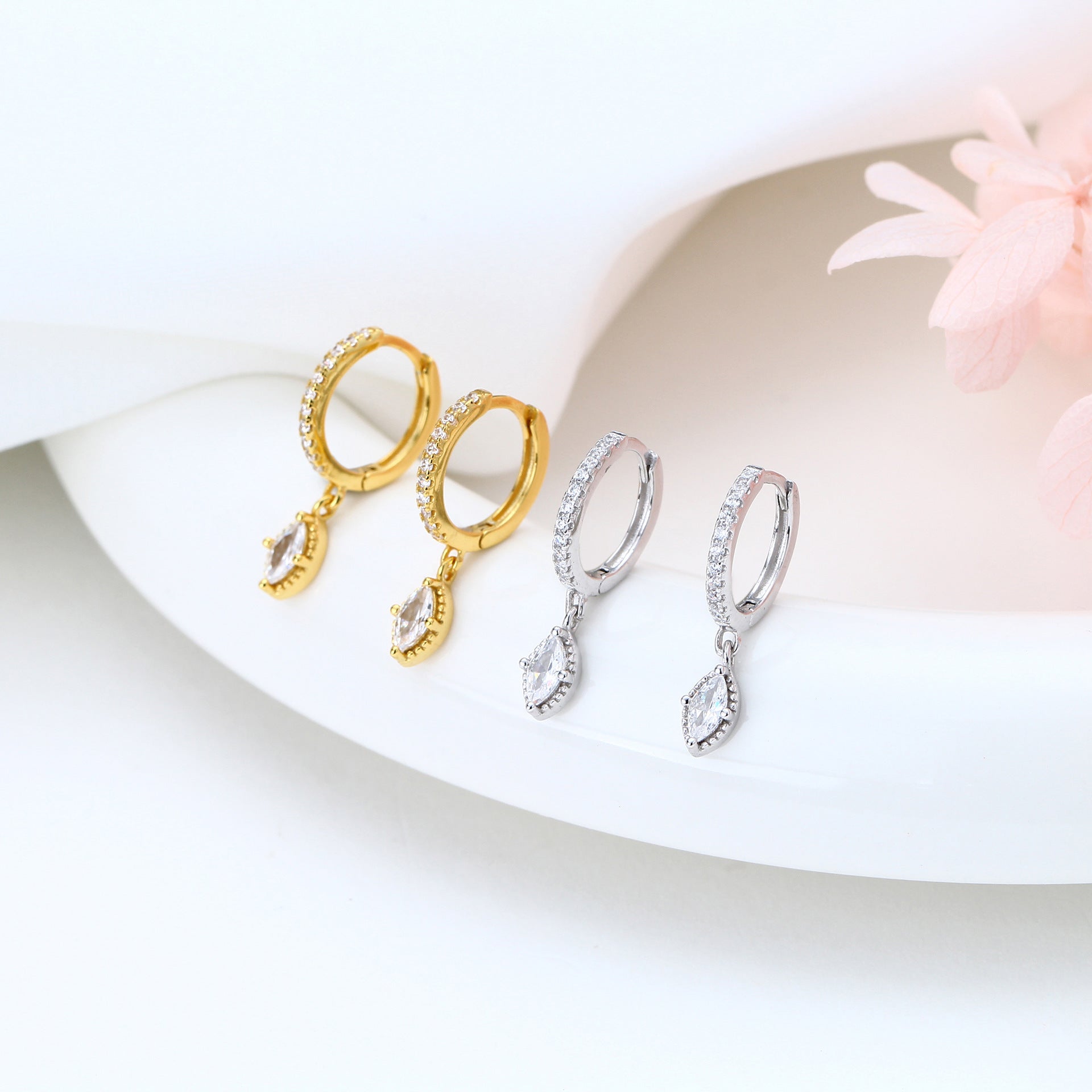 Damen Ohrhänger mit funkelnden Zirkonia und luxuriösem Design Shop Nory