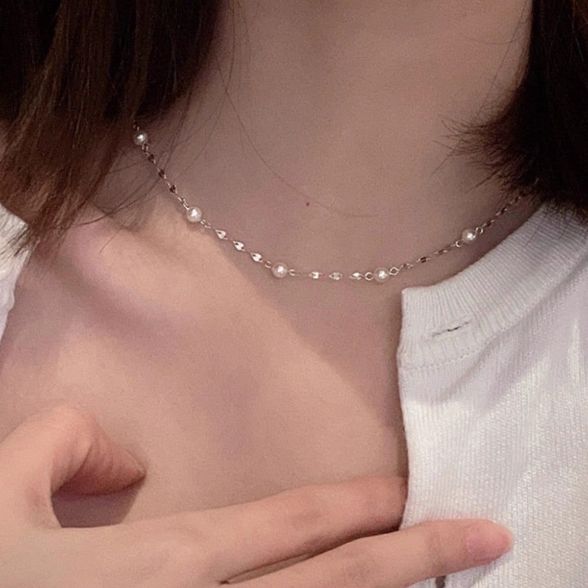 Damen Halskette mit zarten Perlen und funkelnden Kristallen Shop Nory