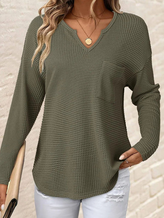 Damen Waffelstrick-Longsleeve mit V-Notch, Brusttasche und legerer Oversize-Passform Shop Nory
