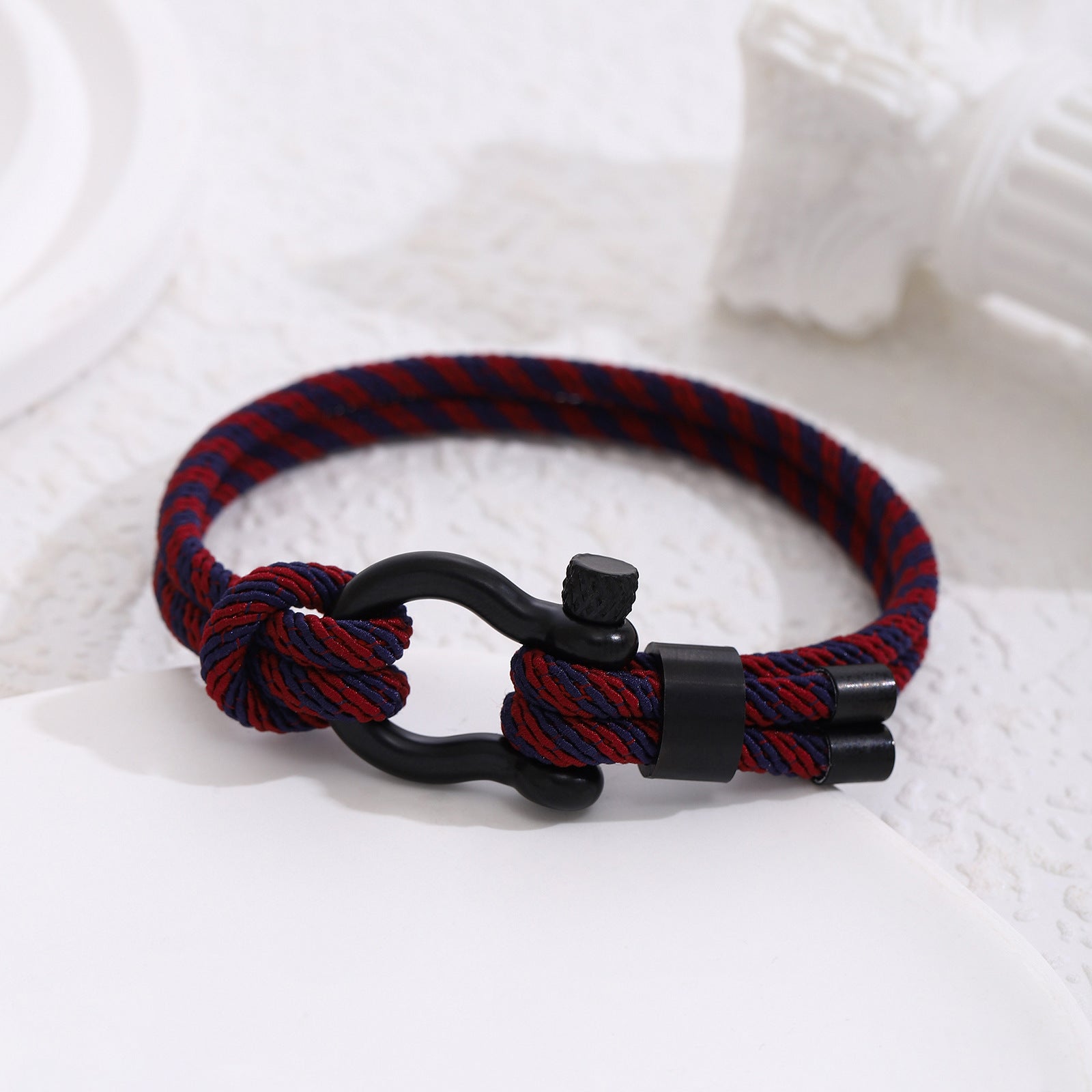 Herrenarmband aus geflochtenem Paracord mit stylischem Metallverschluss Shop Nory