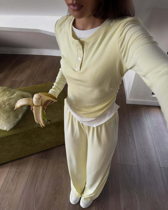 Damen Loungewear-Set aus weichem Modal mit Henley-Knopfleiste und weitem High-Waist Jogger Shop Nory