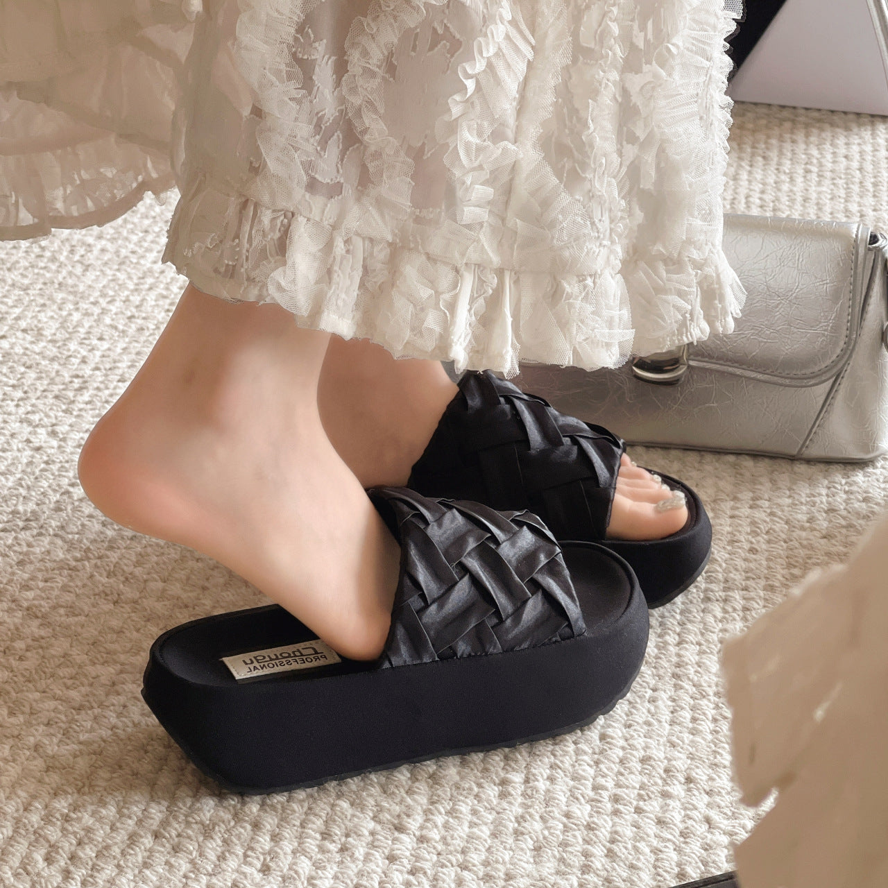 Damen Komfortable Slide-Pantoletten mit geflochtenem Design