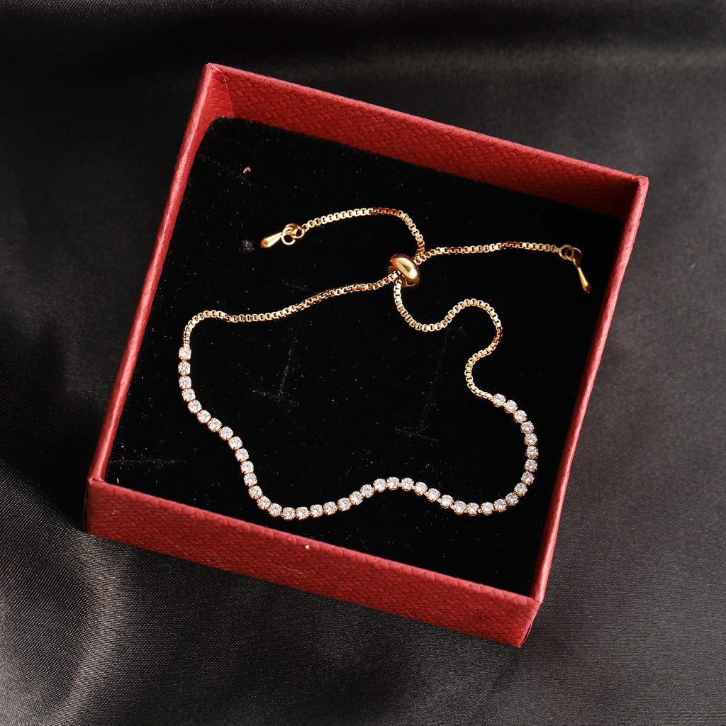 Damen Armband mit funkelnden Zirkonia Akzenten und einstellbarem Verschluss Shop Nory
