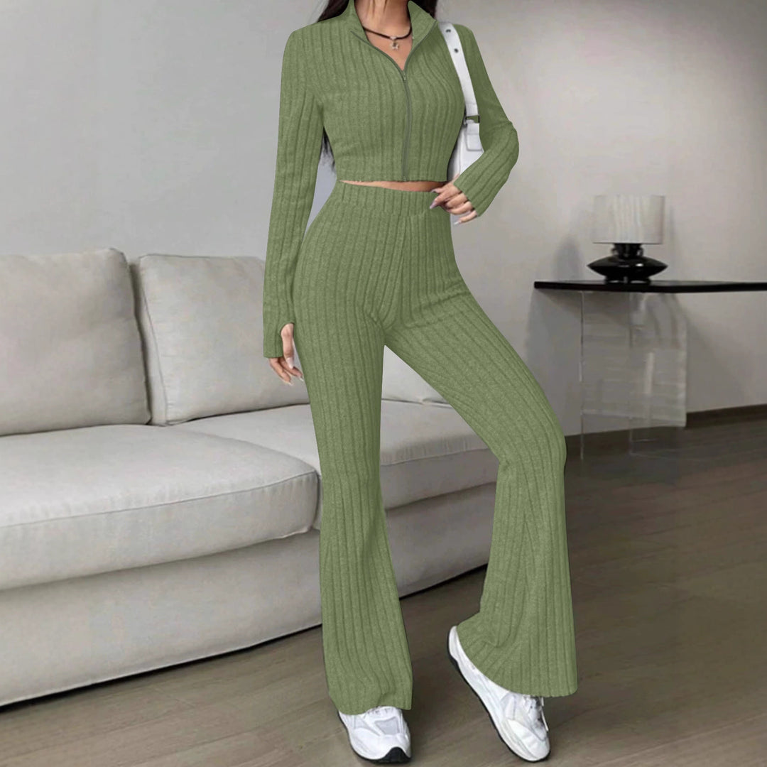 Damen Gerippter Strick-Zweiteiler mit Cropped Reißverschluss-Cardigan und High‑Waist Schlaghose Shop Nory