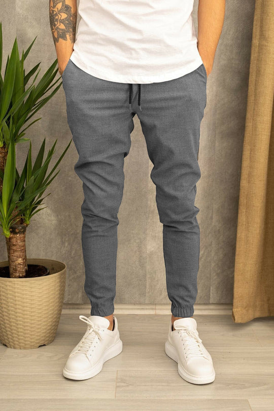 Herren Slim-Fit Jogginghose mit elastischem Bund und praktischen Seitenklapptaschen