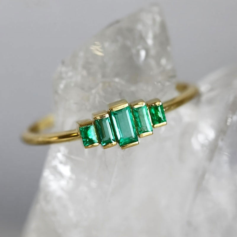 Damen kunstvoller Ring mit Smaragd-Schliff Shop Nory