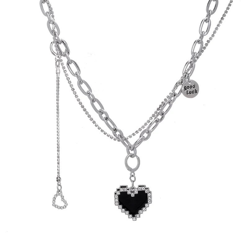 Damen Anhänger-Halskette mit elegantem Herzdesign und funkelnden Details Shop Nory
