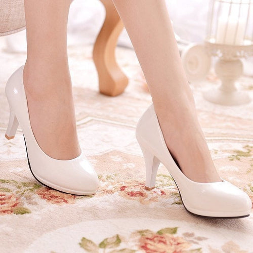 Damen elegante Hochglanz-Pumps mit bequemem Innenfutter und stabilem Blockabsatz