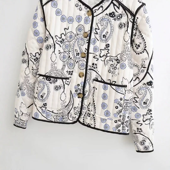 Damen Gesteppte Kurzjacke mit Paisley‑Blumenprint, Rundhalsausschnitt und Kontrastpaspel Shop Nory