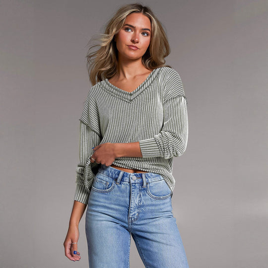 Damen Gestreiftes Feinstrick-Longsleeve mit V-Ausschnitt und dekorativen Kanten Shop Nory