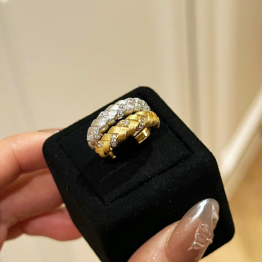 Damen Bandring mit kunstvollem geflochtenem Design und funkelnden Zirkonia Shop Nory