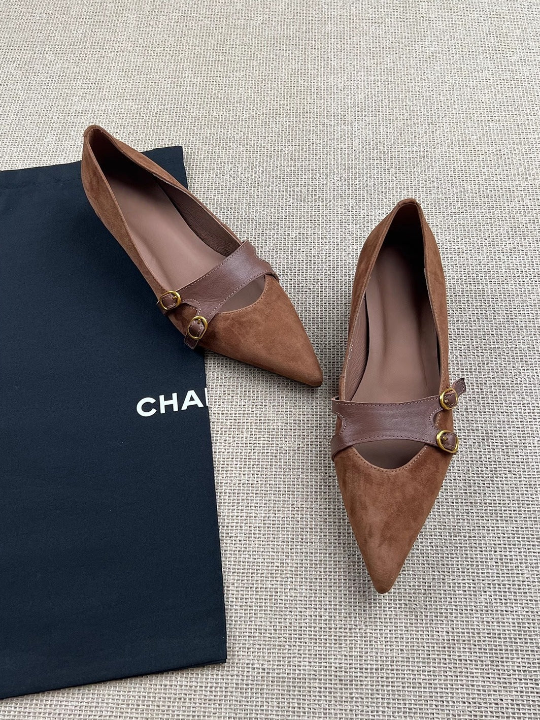 Damen Slingback-Ballerinas mit dekorativer Schnallenakzent und eleganter Lederoberfläche