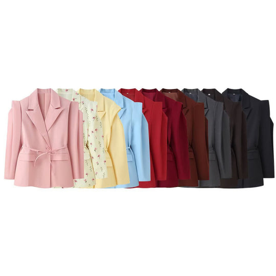 Damen Taillierter Blazer mit zarter Bindeband-Taille, betonter Schulterpartie und Pattentaschen Shop Nory