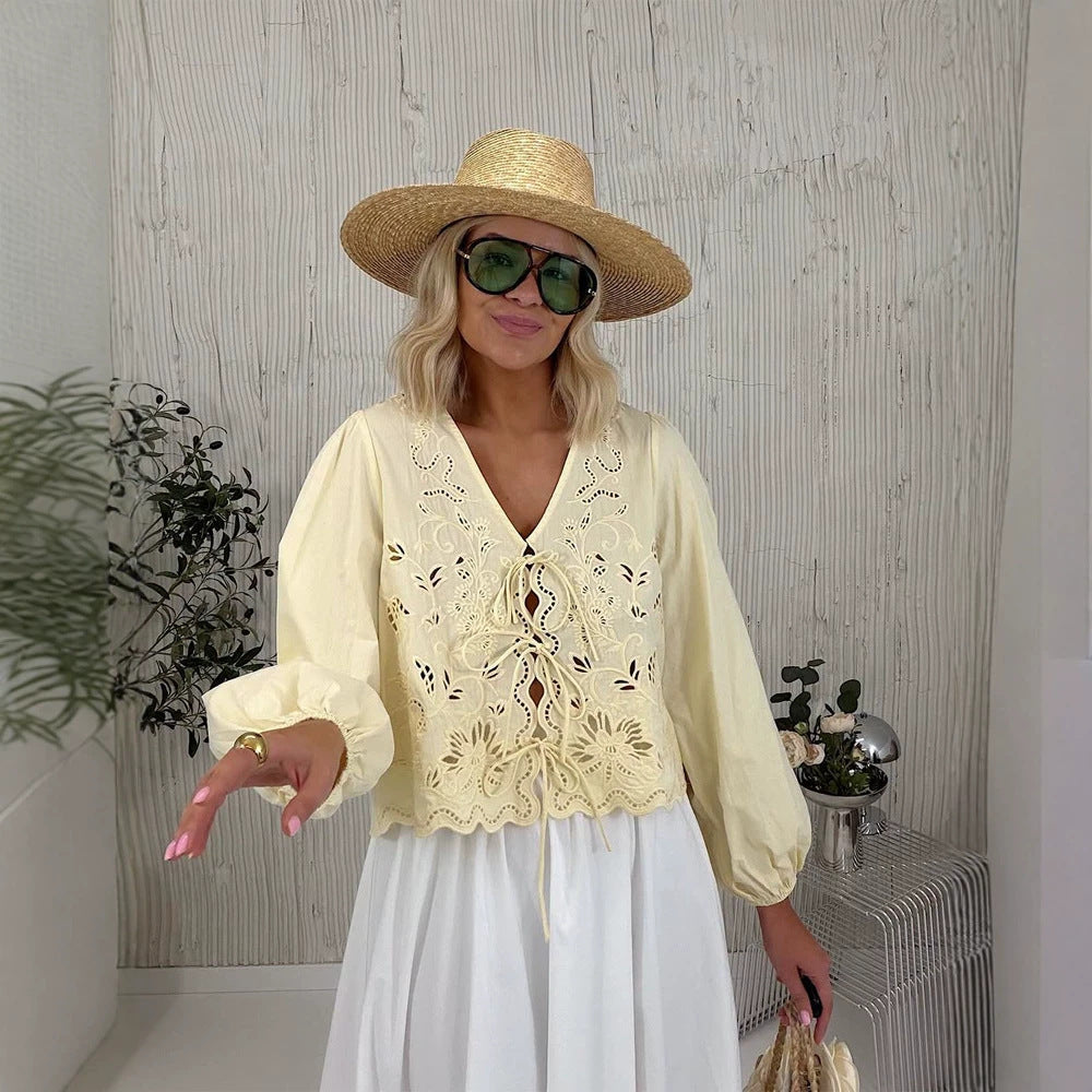 Damen Leichte Broderie-Anglaise-Spitzenbluse mit V-Ausschnitt, Bindeband und Ballonärmeln Shop Nory