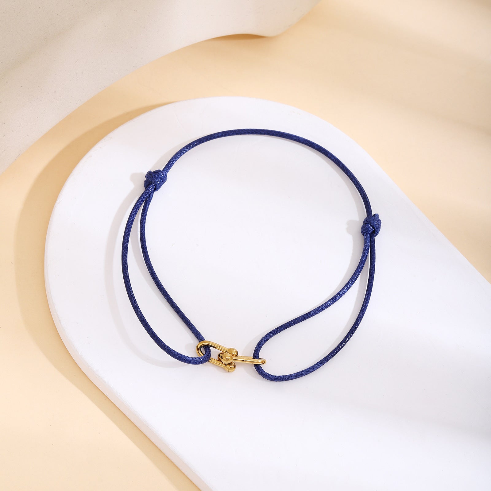 Damen elegantes und verstellbares Armband mit praktischem Verschluss Shop Nory