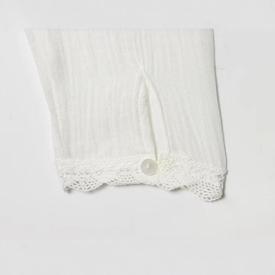 Damen Romantische Spitzenbluse mit Knopfleiste, Taillenbindeband und zarter Stickerei Shop Nory