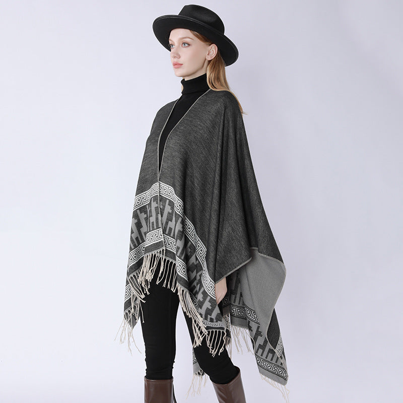Damen Capeponcho aus feinem Wollmix mit ornamentaler Bordürenkante und Zipfelrand Shop Nory