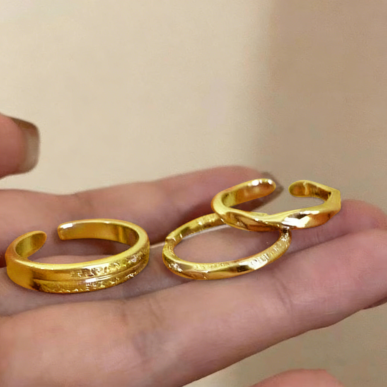 Damen Ring-Kollektion mit verschiedenen Designs und stilvollen Oberflächen Shop Nory