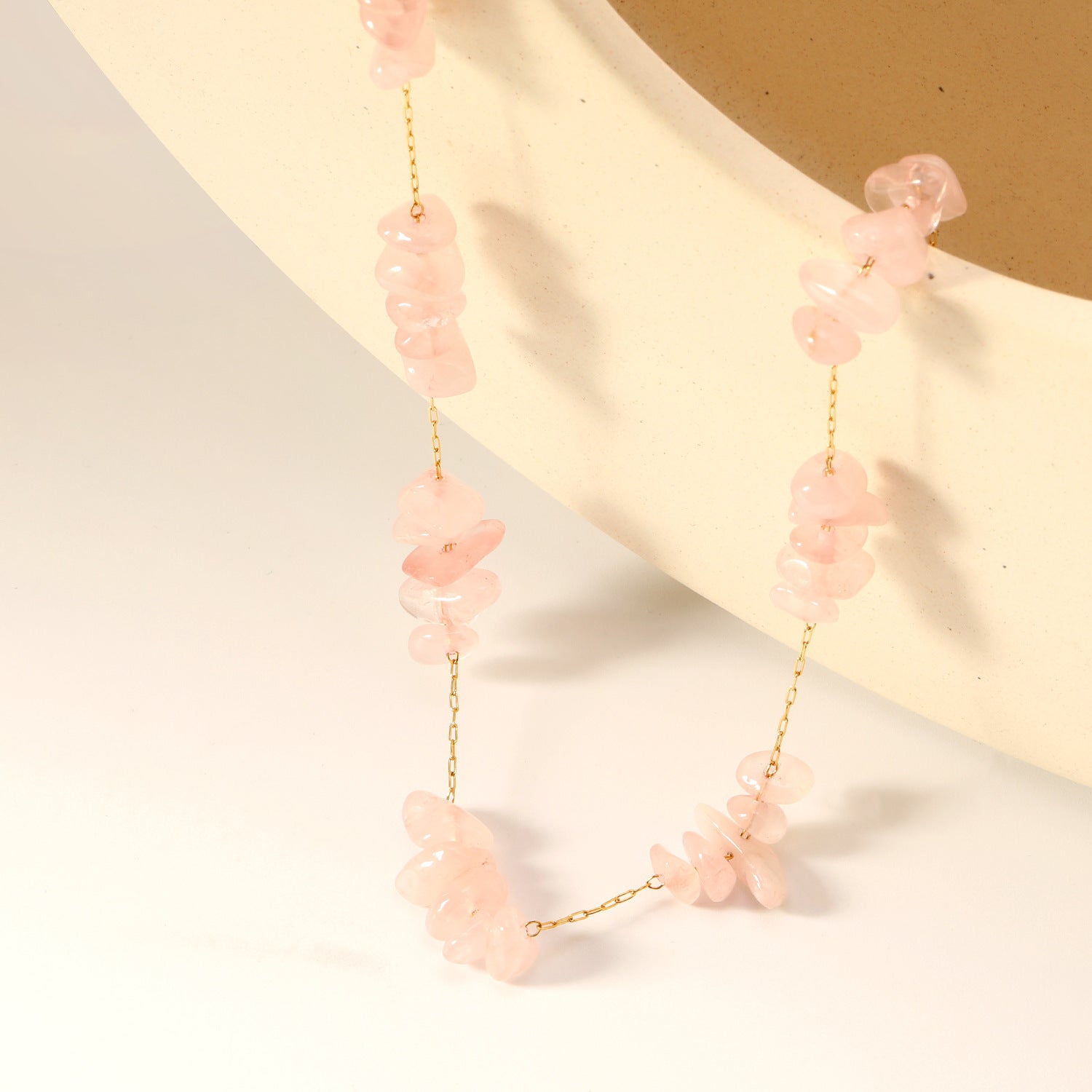 Damen Halskette mit pastellfarbenen Gesteinsanhängern Shop Nory