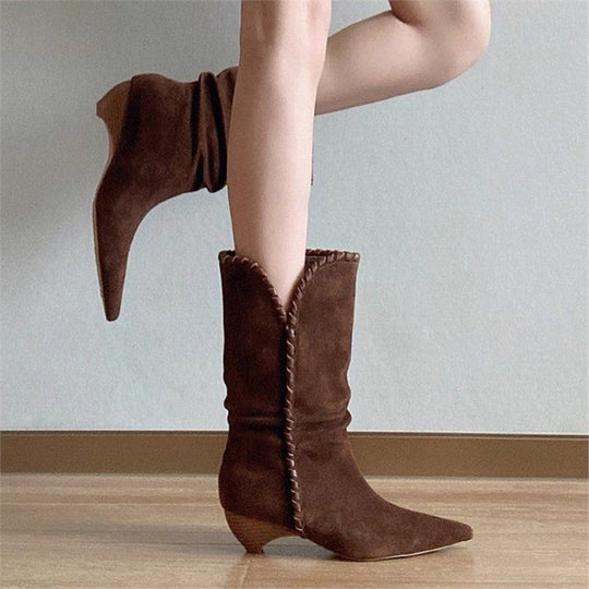Damen Schlupf‑Veloursstiefel mit Ziernaht, V‑Schaftrand und sculpted Kitten‑Absatz Shop Nory