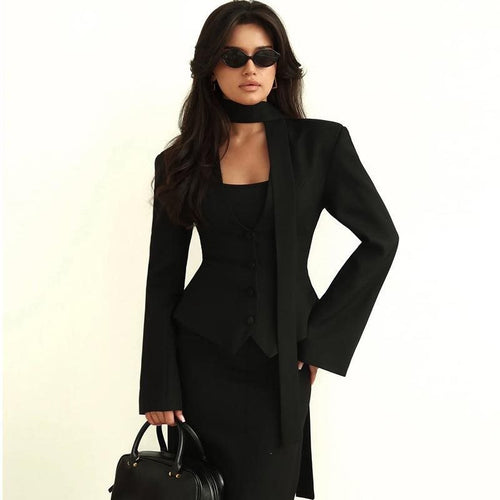 Damen Taillierter Blazer mit Bindeschal und figurbetonter Weste Shop Nory