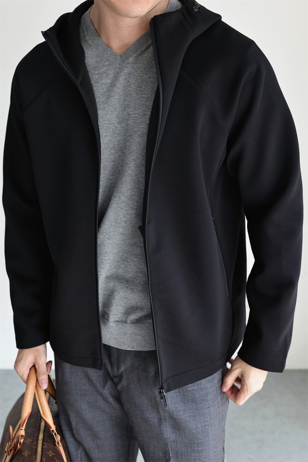 Herren Leichte Kapuzenjacke aus technischem Jersey mit verdecktem Reißverschluss Shop Nory