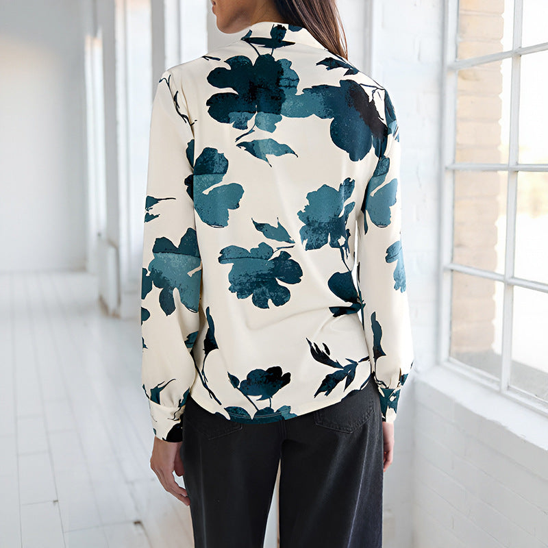 Damen Watercolor-Bluse mit V-Ausschnitt, Plissée-Schulter und legerer Wickeloptik Shop Nory