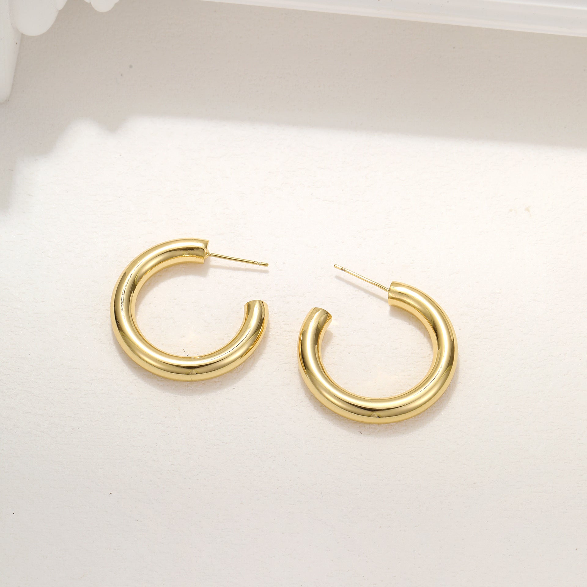 Damen Ohrringe-Set mit vielseitigen Formen und eleganter Goldverzierung Shop Nory