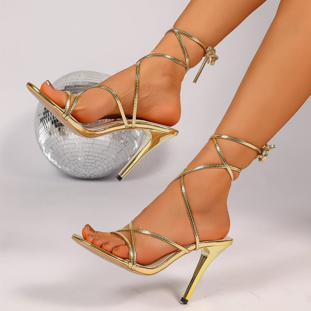 Damen Hochhackige Riemchen-Sandalen mit elegantem Metallic-Design und flexiblem Knöchelriemen