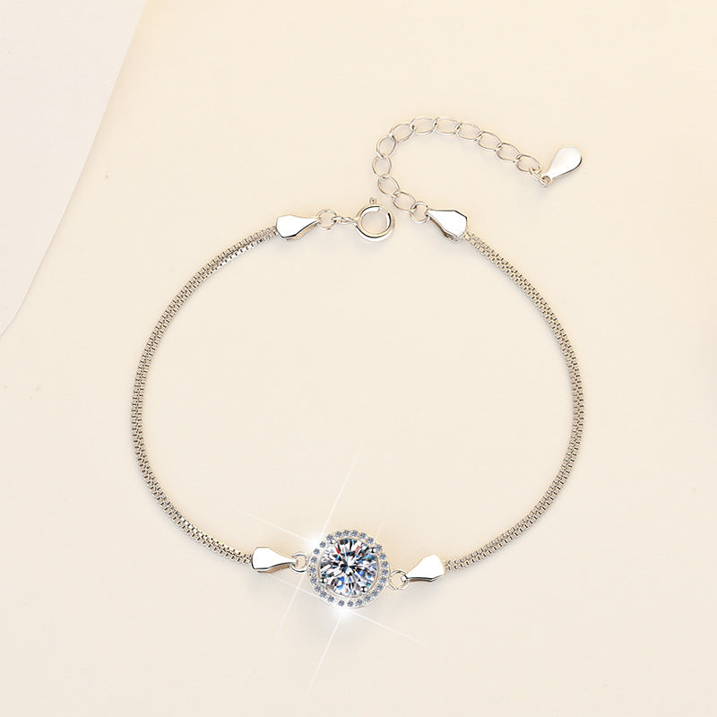 Damenarmband mit funkelndem Zirkonia und filigranem Design Shop Nory