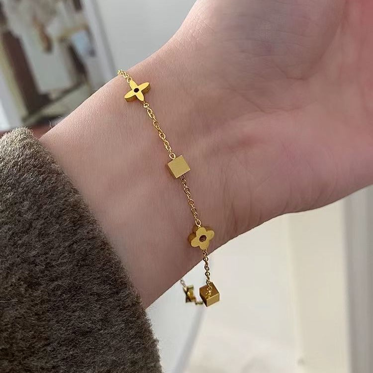 Damenschmuck Armband mit goldplattiertem Charme Kette Shop Nory