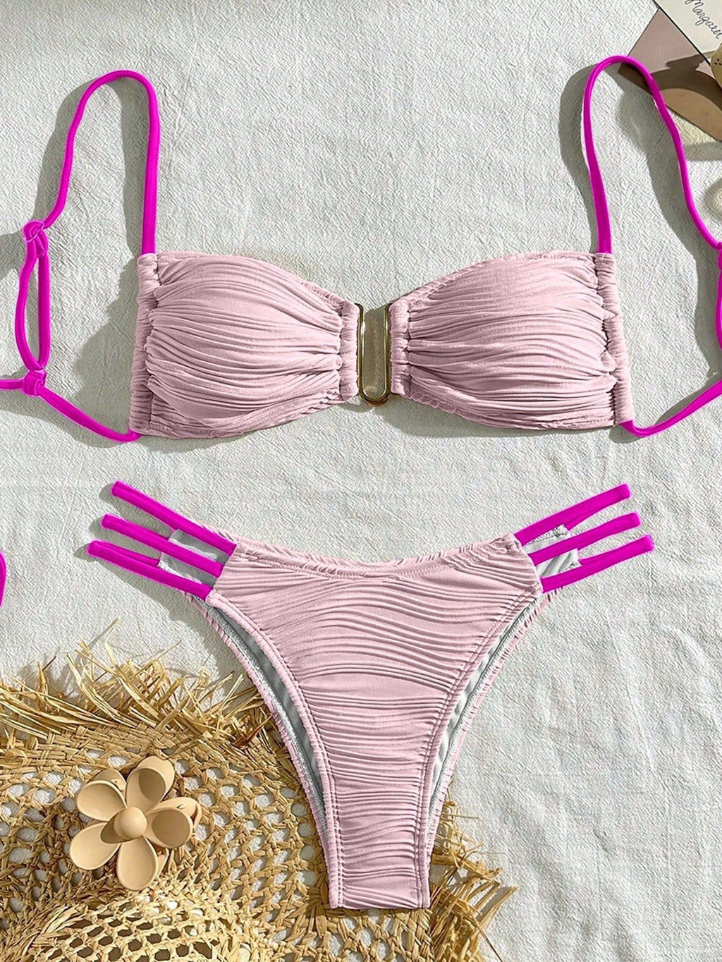 Damen Bikini-Set mit raffiniertem Falten-Design und modischen Akzenten Shopnory