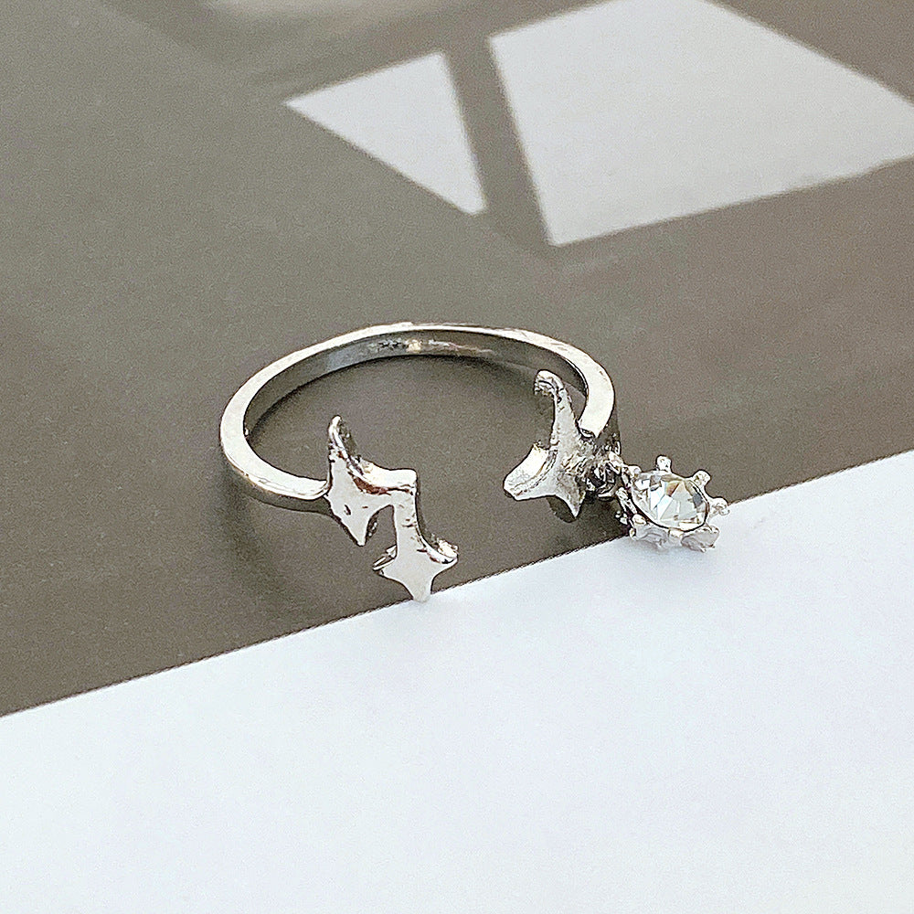 Damen filigraner Ring mit funkelndem Anhänger Shop Nory
