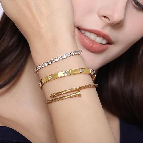 Damen Armbandset mit funkelnden Zirkonia-Elementen und elegantem Gliederdesign Shop Nory